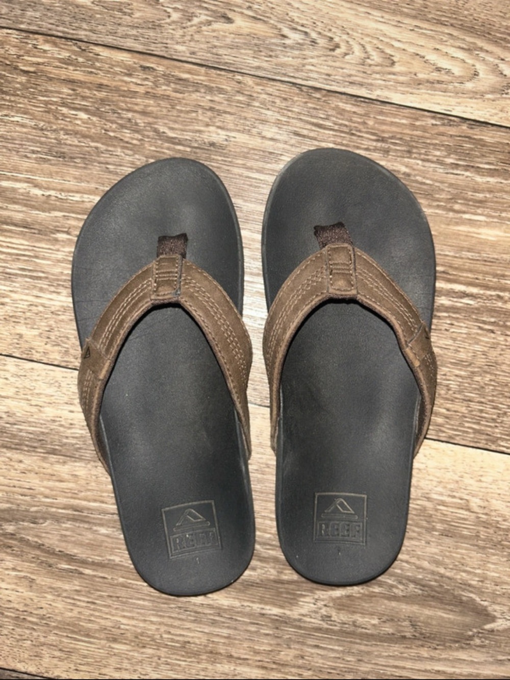 Reef Brown Leather-Style kid Flip Flops size 1